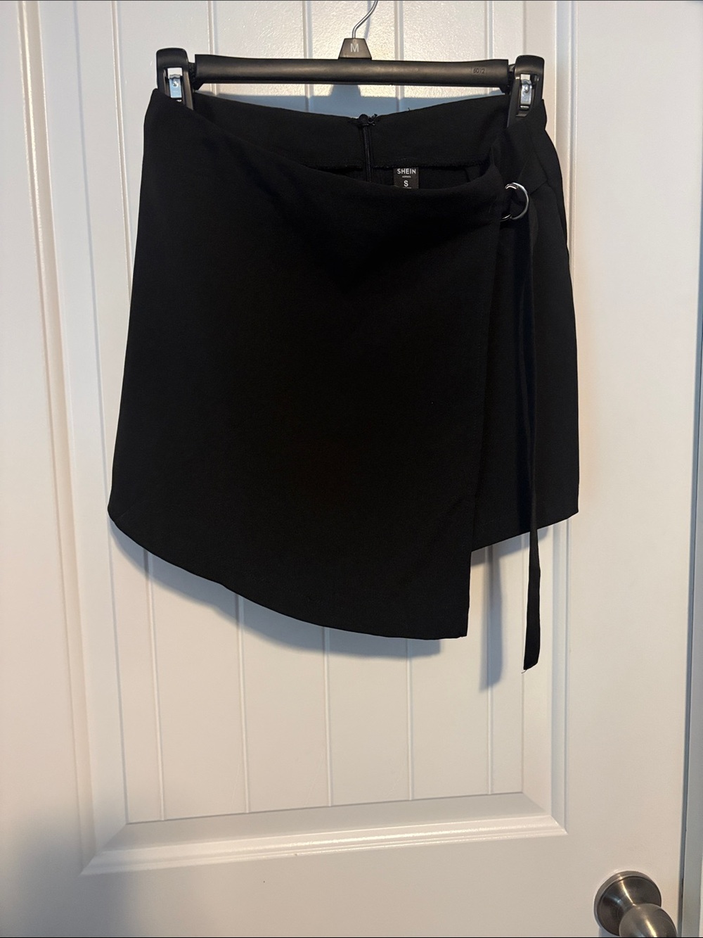 SHEIN Black Asymmetrical Wrap Skirt with Ring Detail